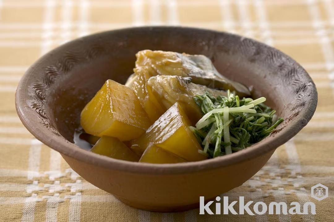 Boiled Daikon Radish and Mackerel