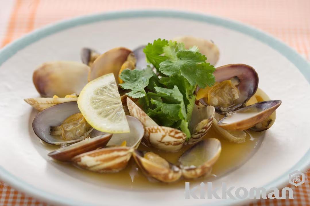Steamed Asari Clams and Garlic in Lemon Sauce