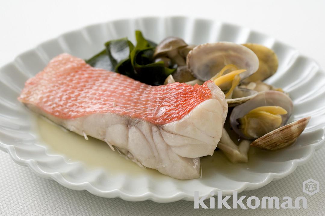 Steamed Kinmedai and Asari Clams