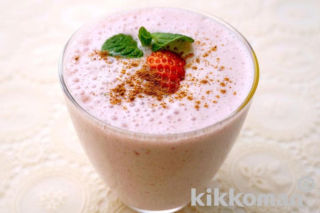 Strawberry Soymilk Smoothie
