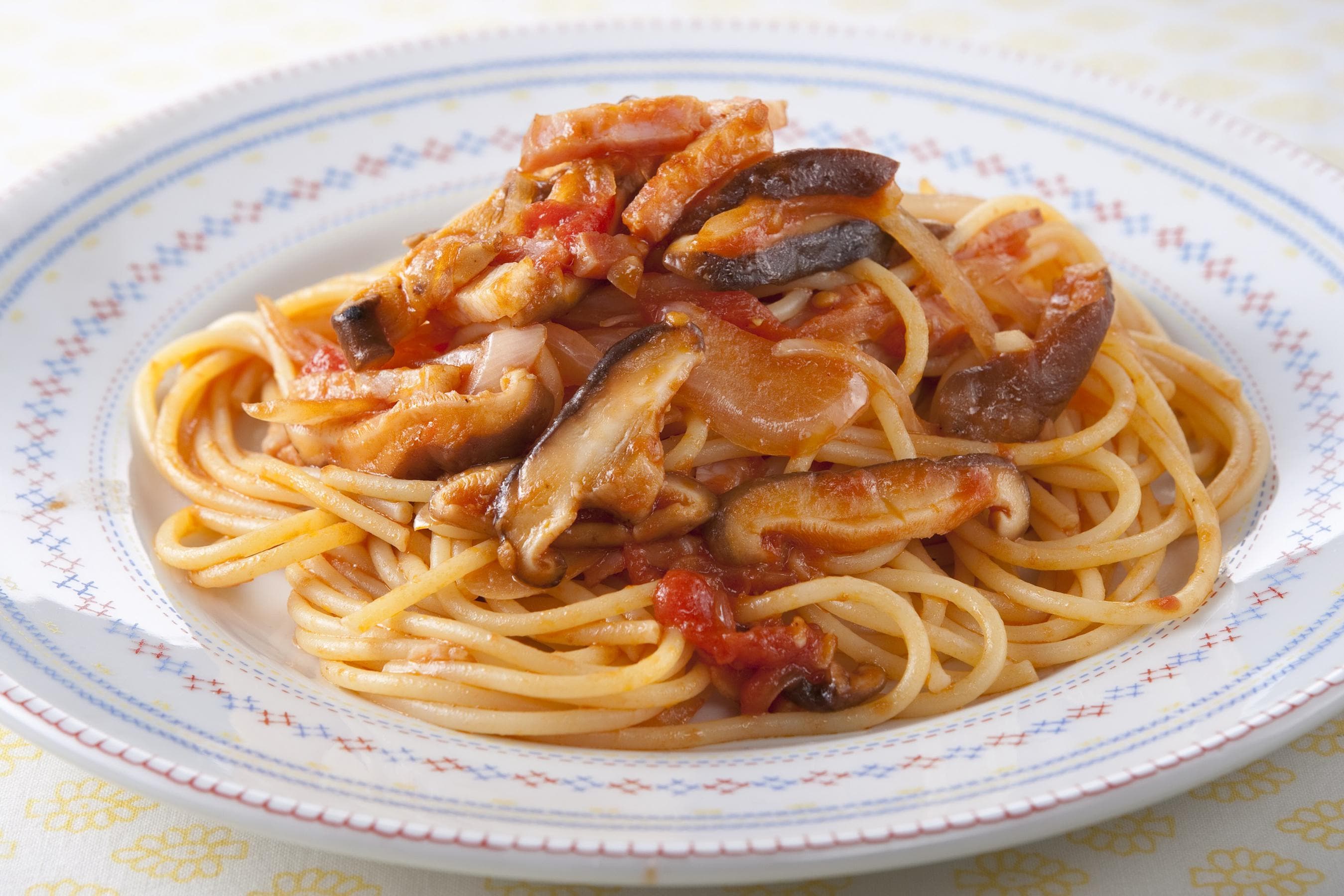 Bacon and Shiitake Mushroom Tomato Pasta