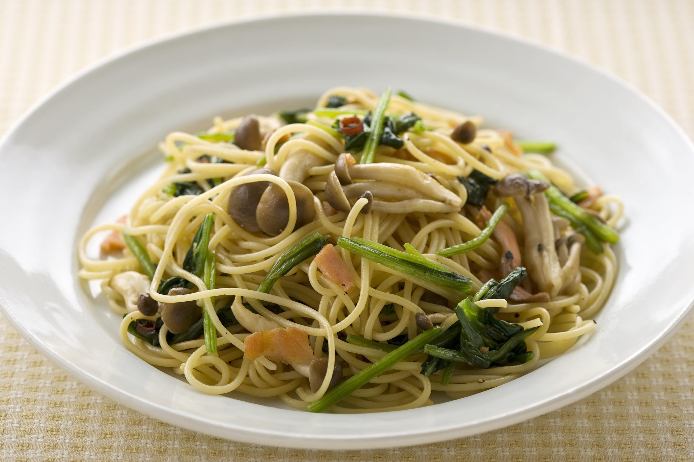 Shimeji Mushroom and Salmon Spaghetti