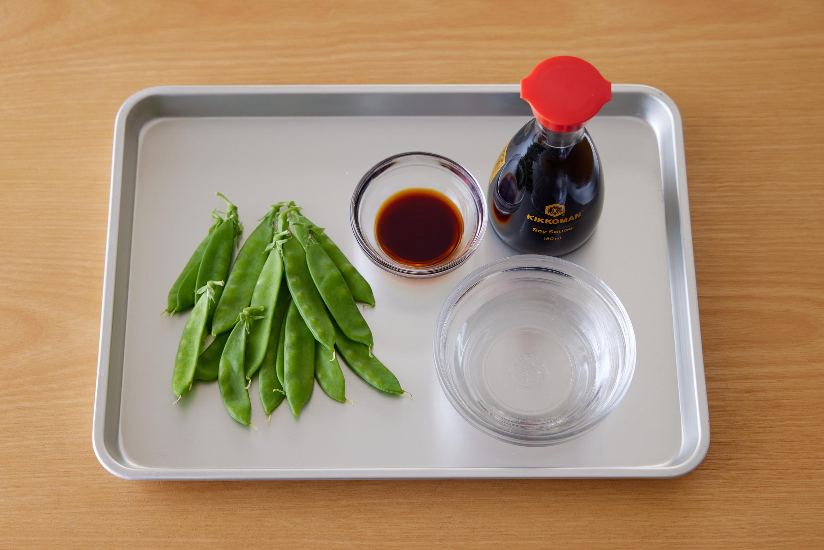 ingredients for boiled snow peas