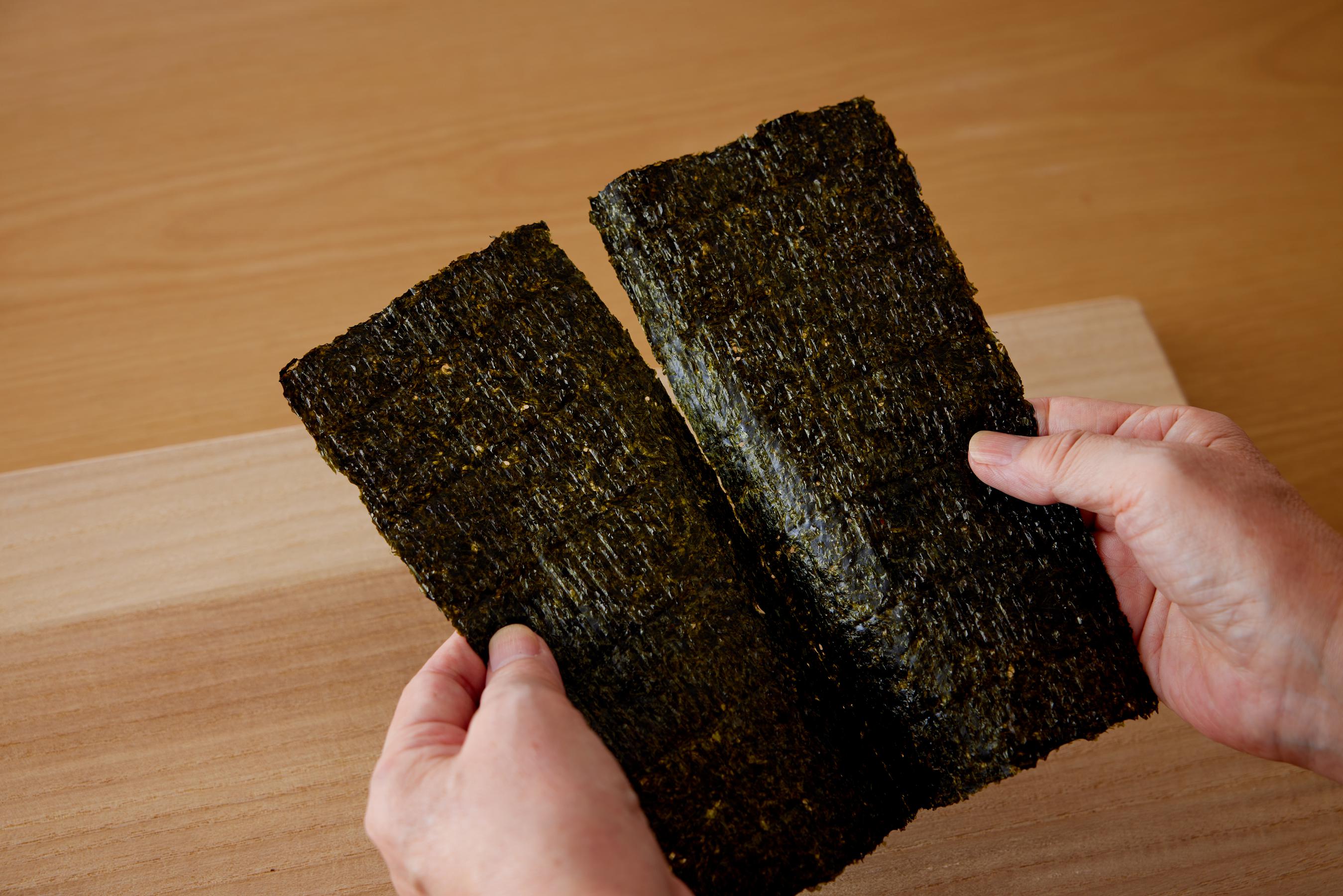 Cutting the seaweed into strips