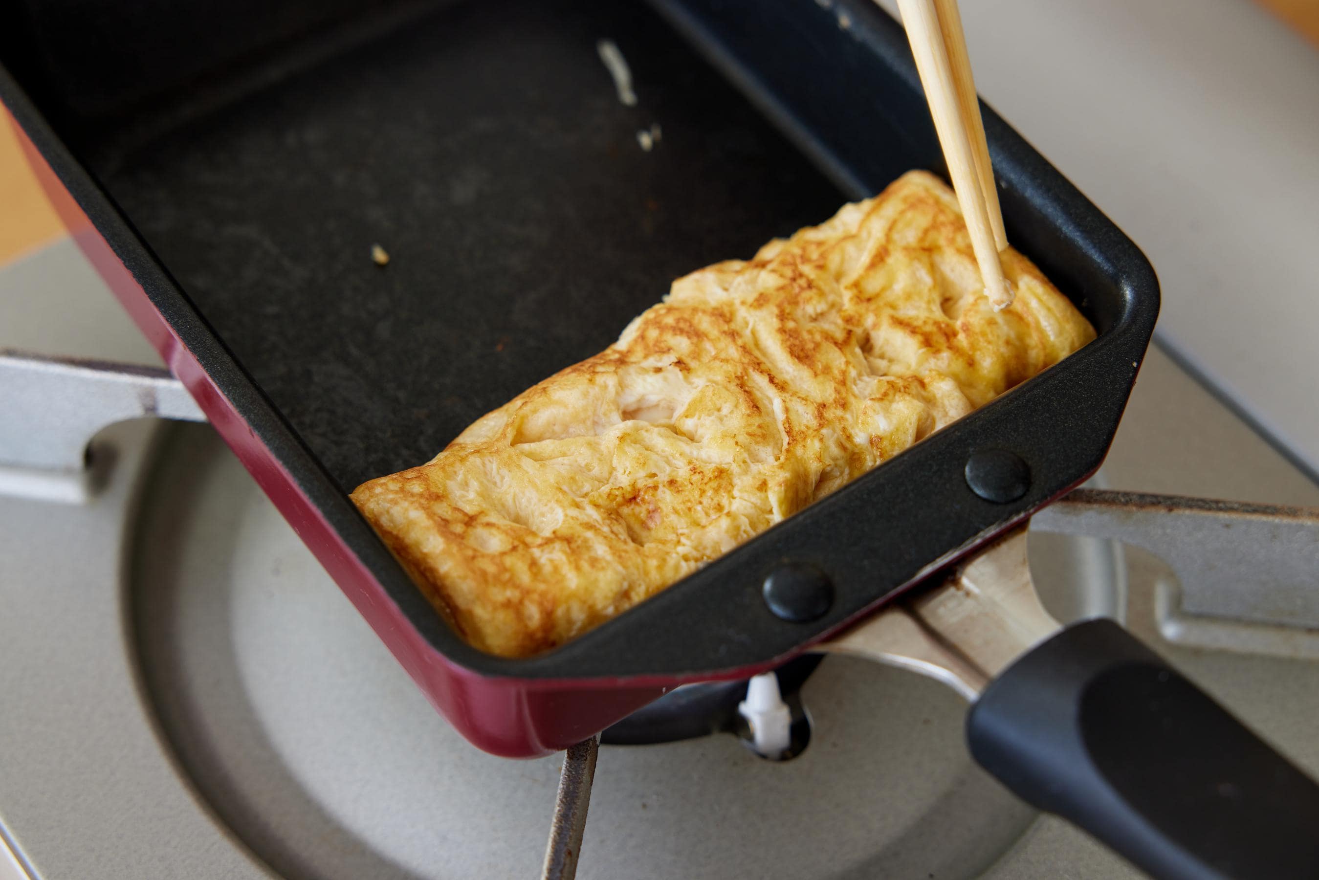 Roll the egg.